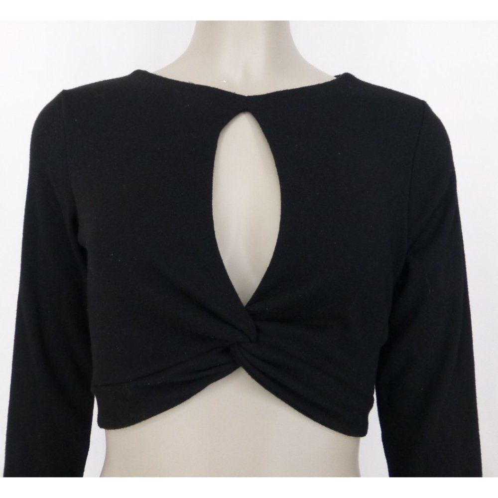 Better Be Black Long Sleeve Keyhole Crop Top - Picture 6 of 9